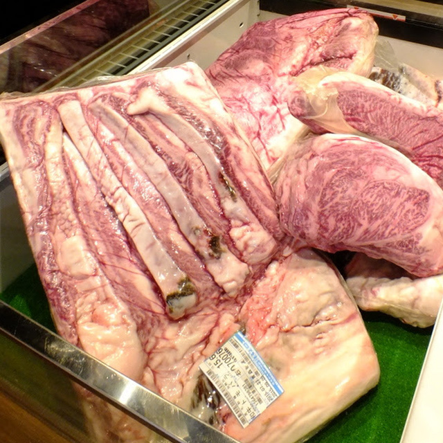 自社食肉職人によるブロック解体